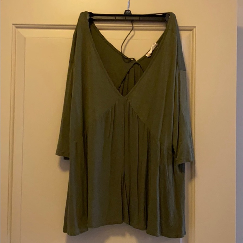Dark Green Elbow Length V-Neck Shirt